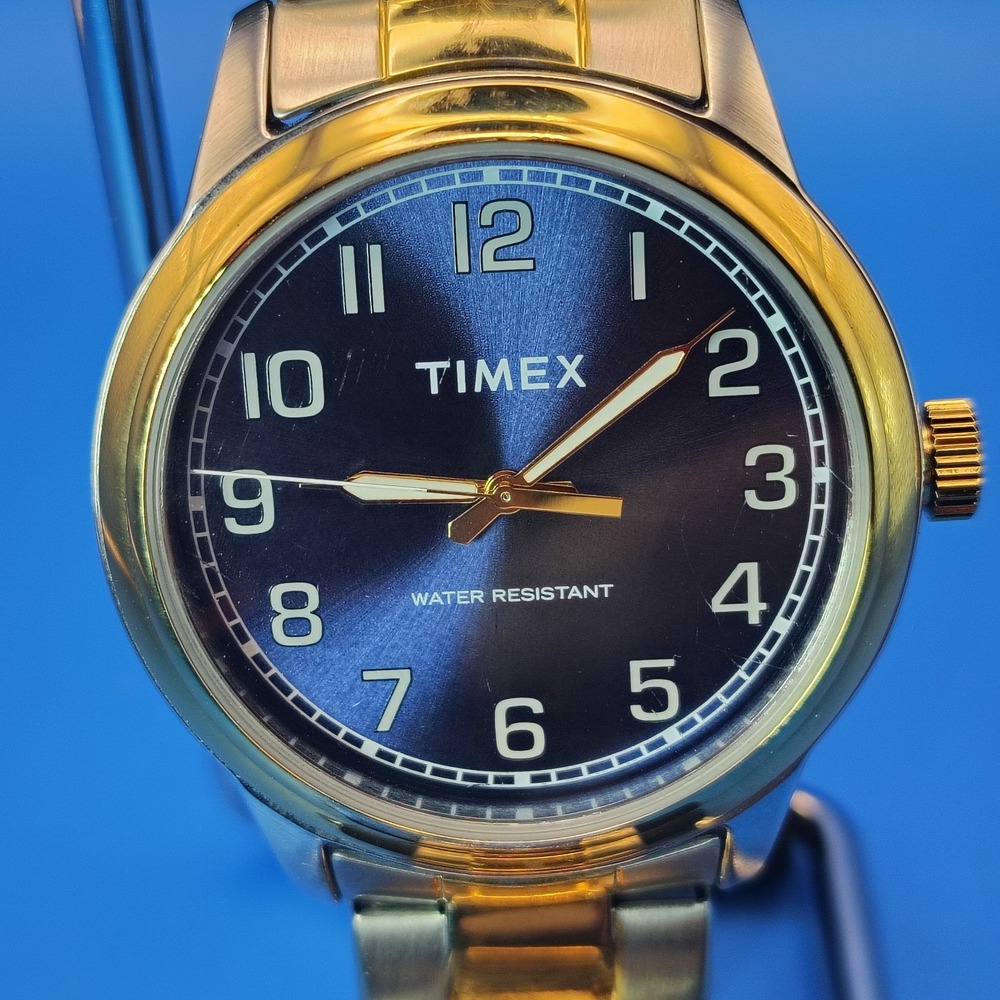 Vintage 2006 Timex 38mm Two Tone Mens Quartz Watch Stainless Steel